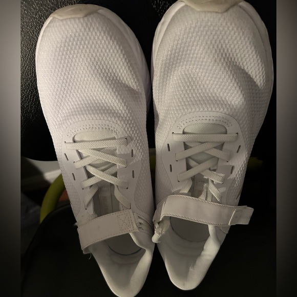 Like New Nike Women's Revolution 5 FlyEase Running Shoe size 11 - Picture 5 of 11